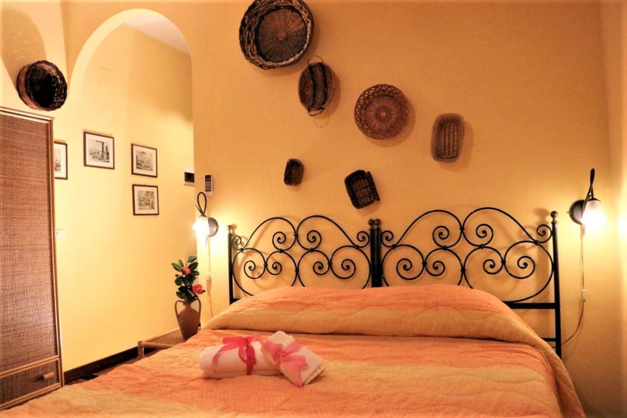 Agriturismo Santa Margherita Gioiosa Marea Habitación foto